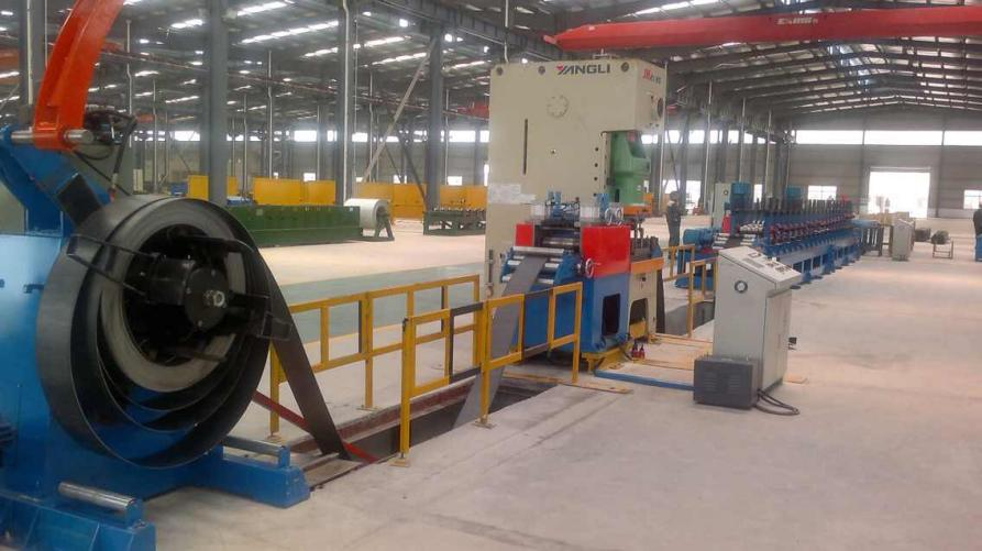 Shelf rack forming machine
